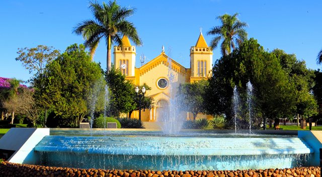 Praça Leopoldo Mercer, no Centro de Tibagi, município da região dos Campos Gerais do Paraná. Foto: Divulgação