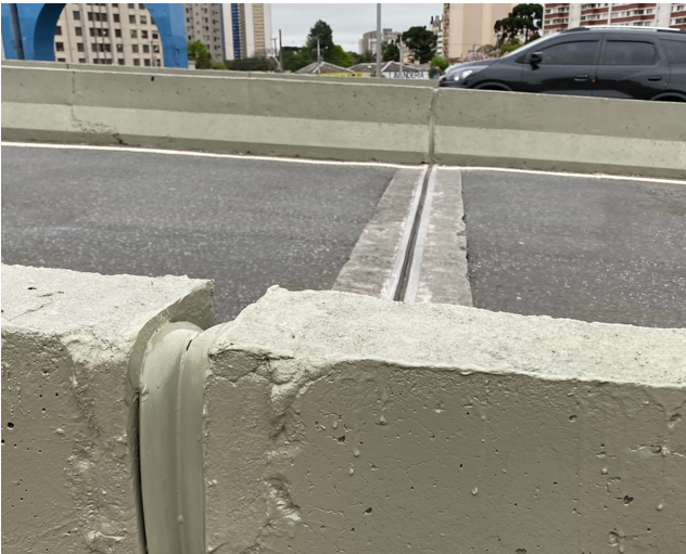 Junta de dilatação do Viaduto do Capanema refeita, sobre local em que a Prefeitura de Curitiba executa obras para instalar unidade do Armazém da Família e restaurante do programa Mesa Solidária. Foto: Divulgação/TCE-PR
