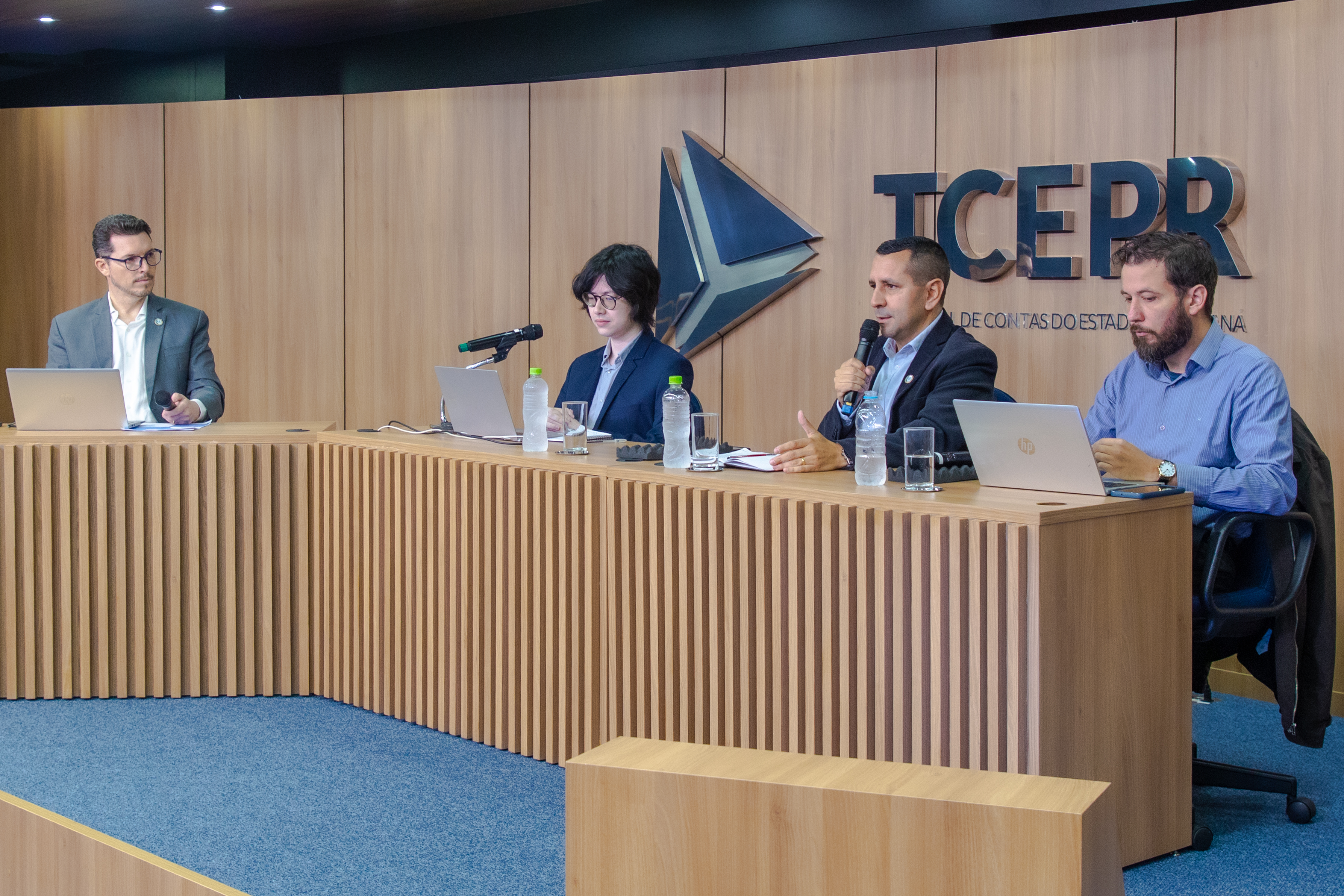 O TCE-PR realizou "live" em 31 de março para apresentar os resultados das auditorias municipais na área da educação