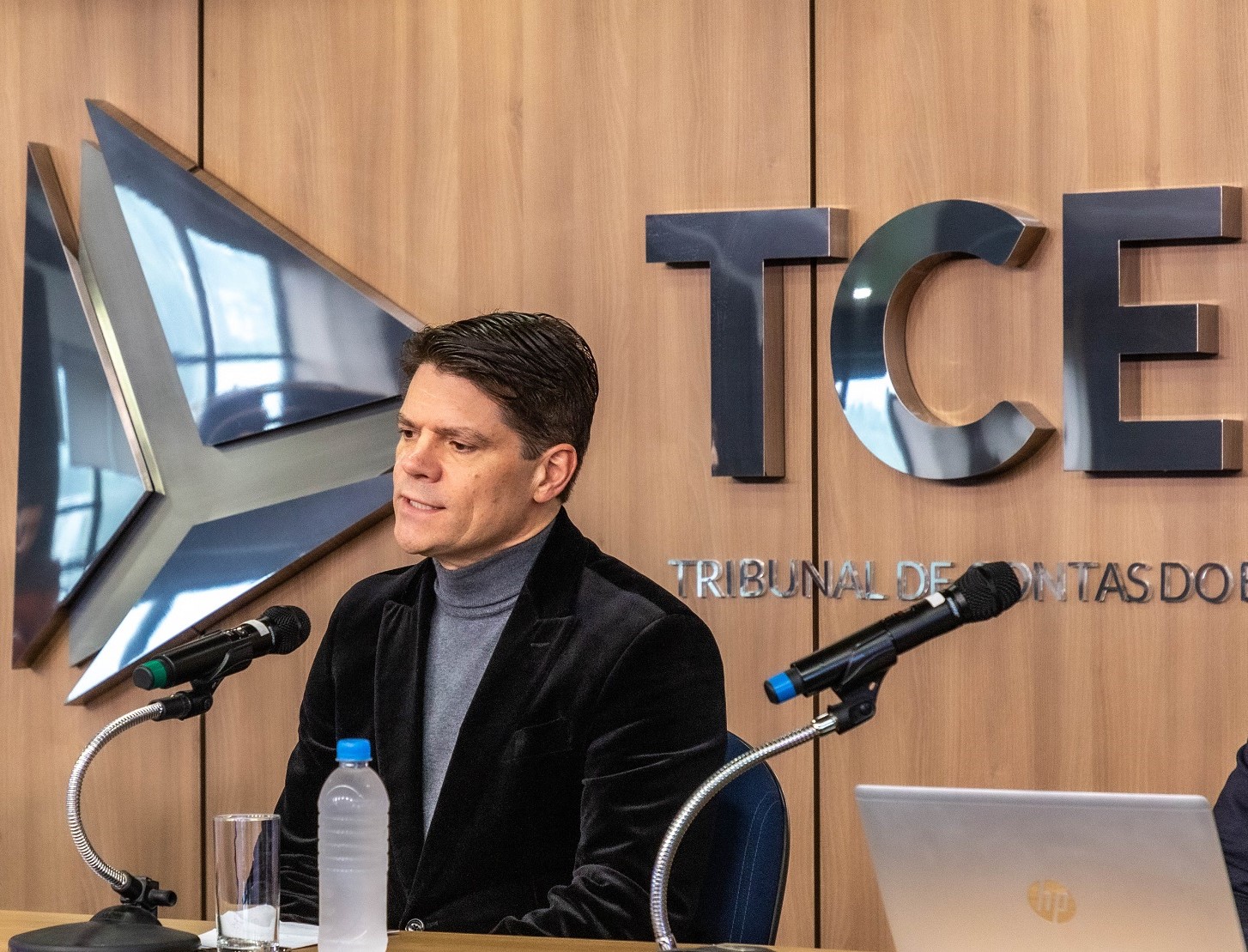 O presidente do Tribunal de Contas do Estado do Paraná (TCE-PR), conselheiro Ivens Linhares, participa de live de lançamento do painel interativo PPA e Índice de Maturidade, realizada na manhã desta sexta-feira (10 de outubro)