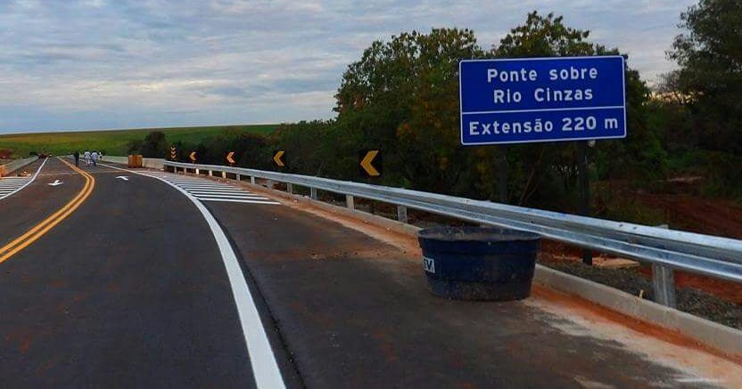 Ponte sobre o Rio Cinzas, na região do Norte Pioneiro do Paraná.  Foto: Divulgação