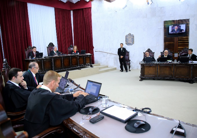 Sessão do Pleno do TCE-PR em 30 de janeiro de 2019, sob a presidência do conselheiro Nestor Baptista. Foto: Wagner Araújo/Divulgação TCE-PR