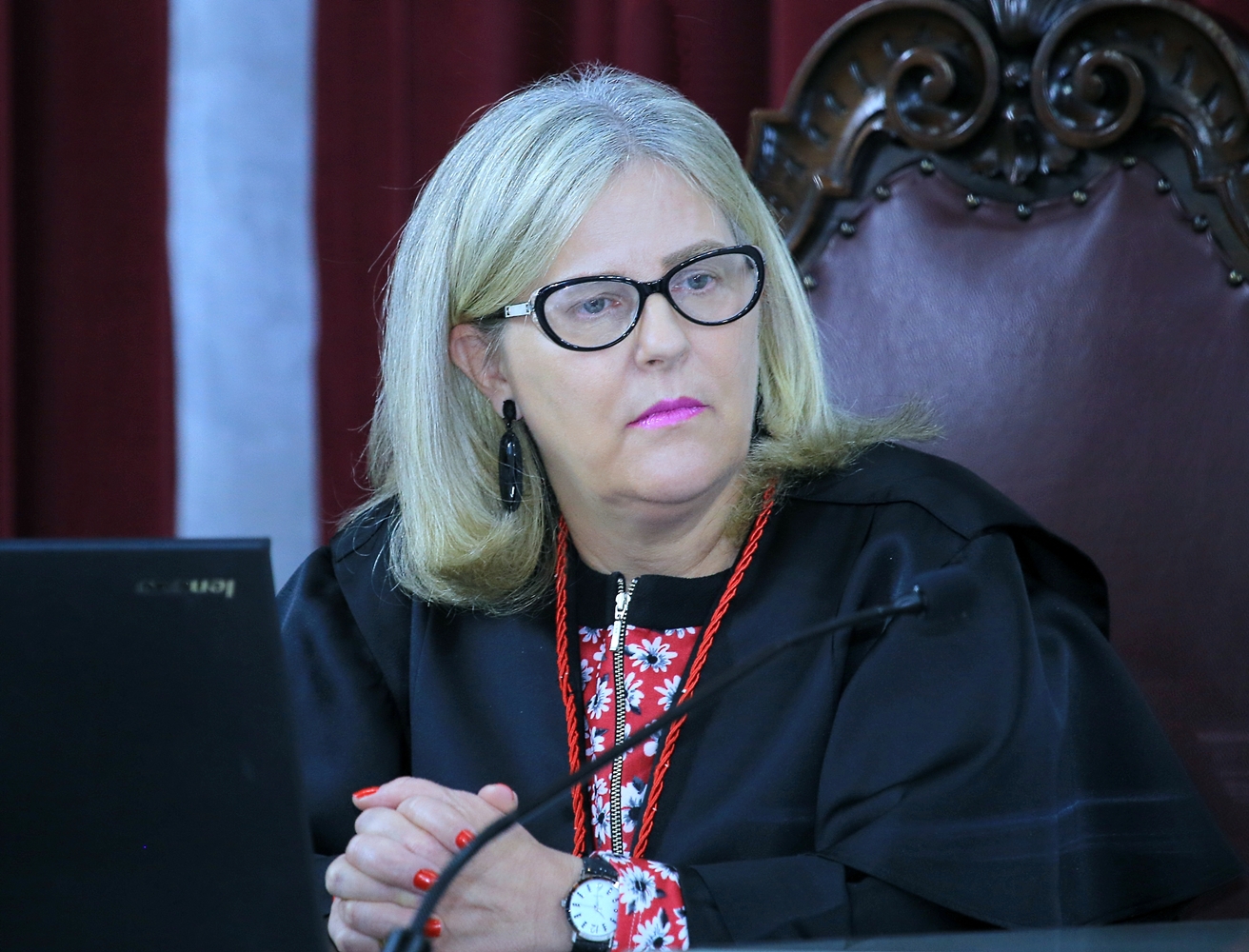 A procuradora Valéria Borba representa o Ministério Público de Contas em sessão deliberativa do TCE-PR. Foto: Wagner Araújo/Divulgação TCE-PR