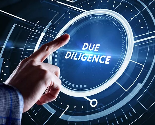 "Due diligence" é um procedimento de governança, utilizado tanto por empresas quanto por órgãos públicos, que consiste na verificação prévia de informações antes de uma negociação, como a contratação de profissionais ou fornecedores. Imagem: Divulgação