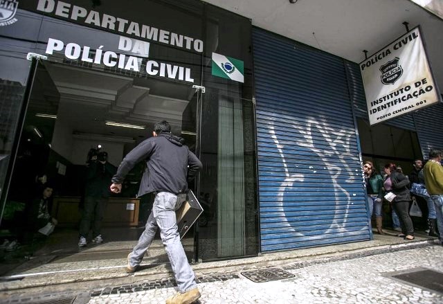 Unidade do Instituto de Identificação da Polícia Civil do Paraná, na Rua José Loureiro, 376, Centro de Curitiba. Foto: Marcelo Andrade/Jornal Gazeta do Povo