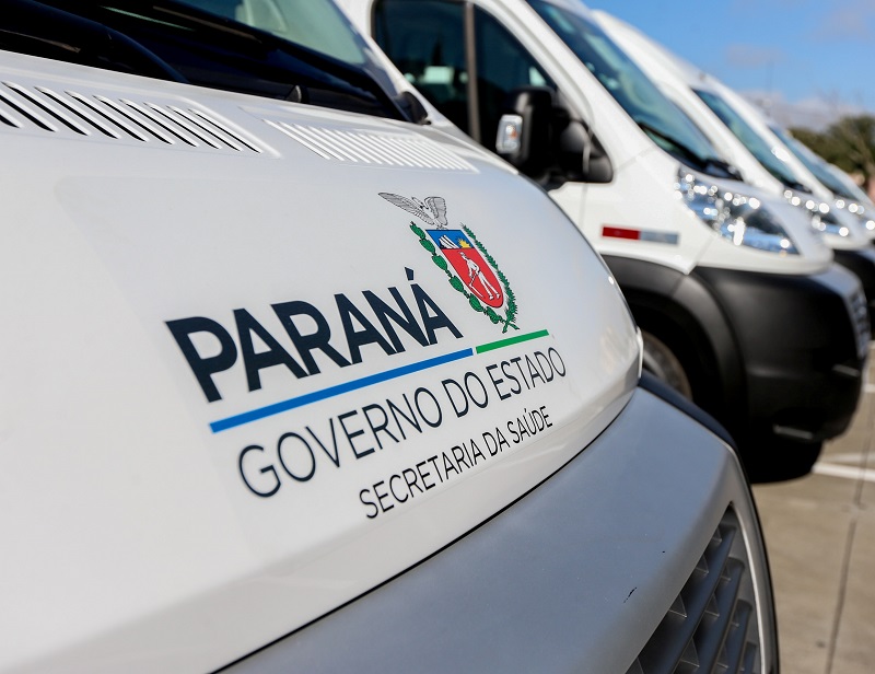 Vans entregues pelo Governo do Estado a municípios paranaenses para o transporte de pacientes atendidos pelo Sistema Único de Saúde (SUS). Foto: Geraldo Bubniak/Agência Estadual de Notícias (AEN)