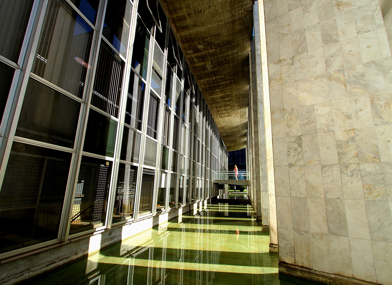Detalhe do Edifício-Sede do TCE-PR, no bairro Centro Cívico, em Curitiba. Foto: Wagner Araújo/Divulgação TCE-PR