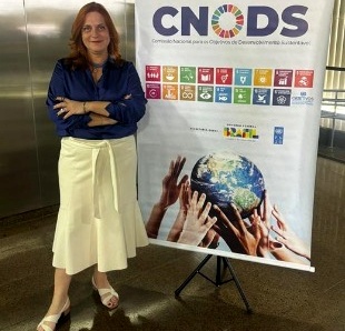 A servidora Adriana Lima Domingos, assessora de Articulação Institucional da Presidência, representou o TCE-PR no seminário da Comissão Nacional para os Objetivos de Desenvolvimento Sustentável (CNODS), realizado em Brasília. Foto: Divulgação