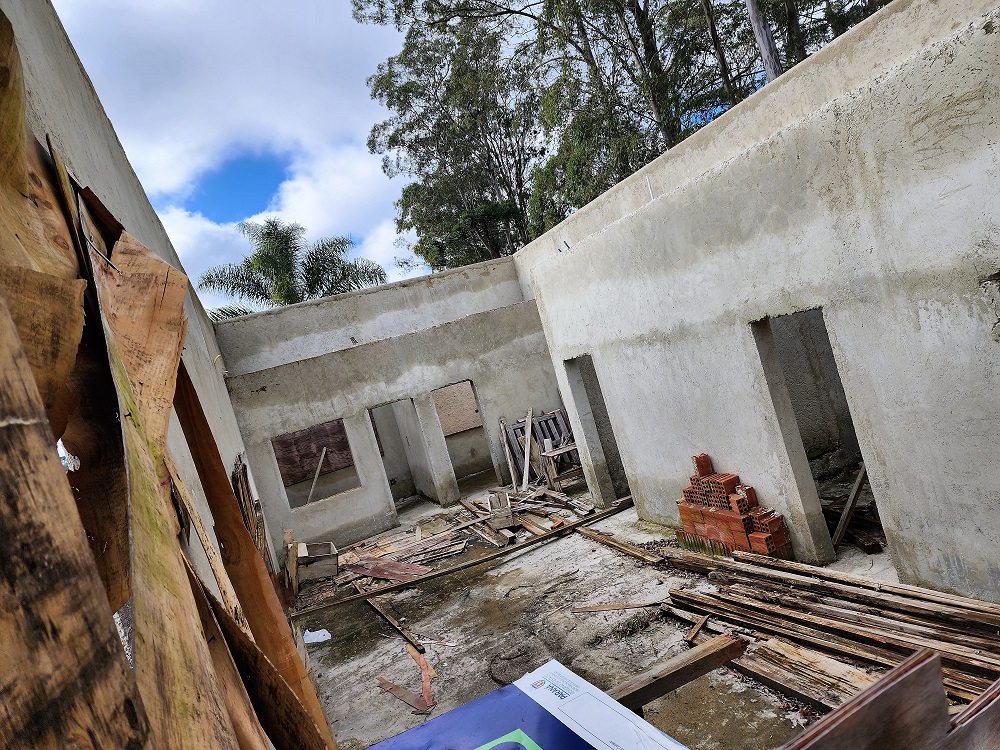 Obra da Gibiteca Quatro Barras, que está paralisada e foi incluída no Plano Anual de Fiscalização do TCE-PR em 2023. Foto: Divulgação TCE-PR
