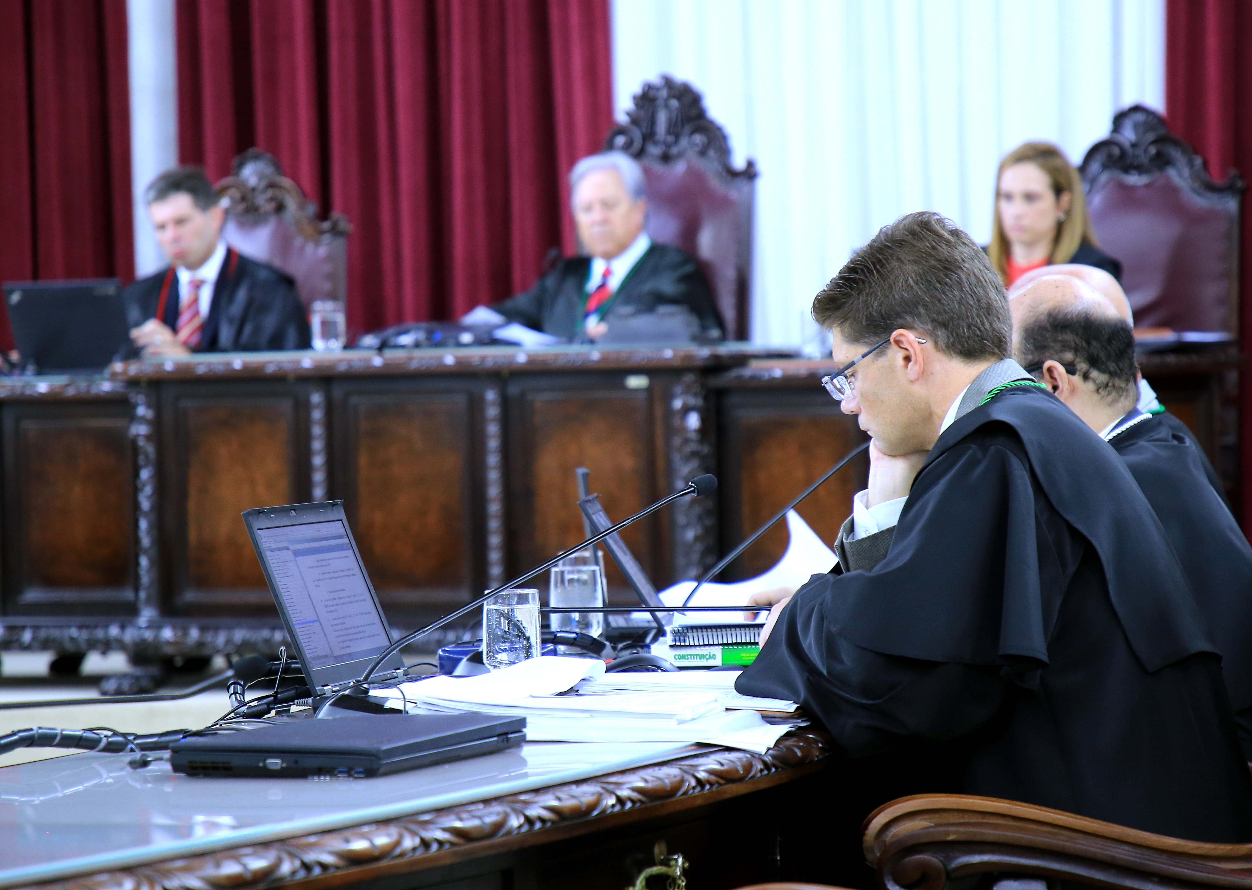 Sessão do Pleno do TCE-PR, presidida pelo conselheiro Nestor Baptista. Foto: Wagner Araújo/Divulgação TCE-PR
