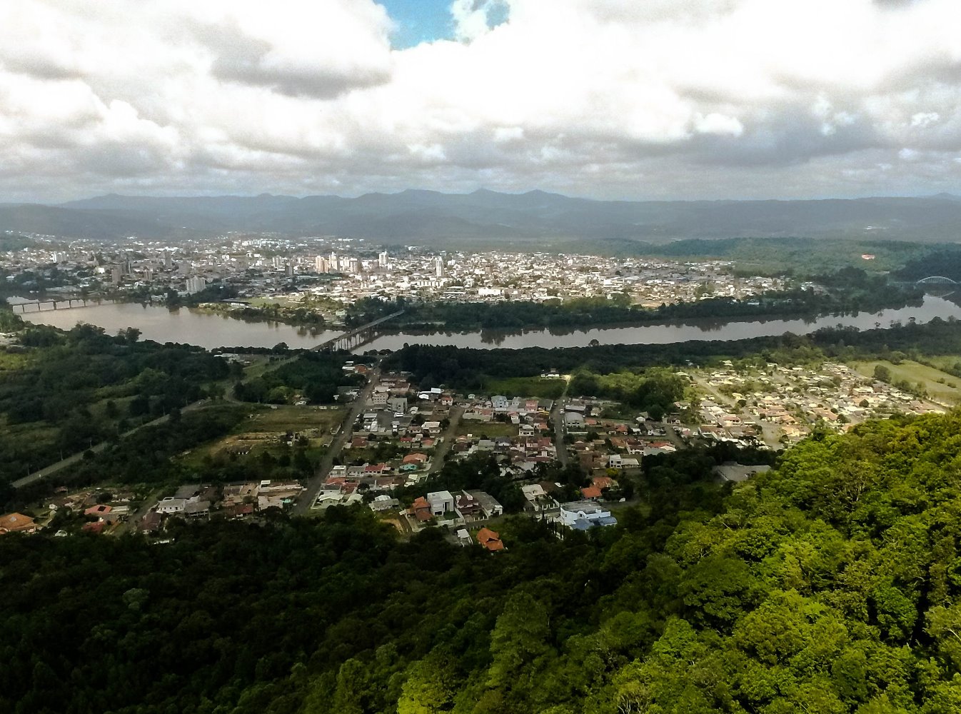 Vista da sede urbana de União da Vitória, principal município da Região Sul do Paraná, banhado pelo Rio Iguaçu. Foto: Prefeitura de União da Vitória/Divulgação