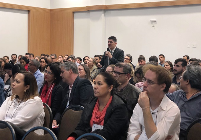 O ouvidor do TCE-PR, Patrick Machado, ministra o curso sobre Ouvidoria e Acesso à Informação, realizado em Cambará, em 27 de junho. Foto: Divulgação TCE-PR