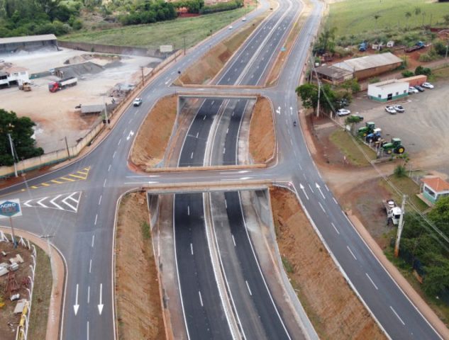 Obras na PR 445, entre Irerê e Londrina. (Foto Divulgação/DER)