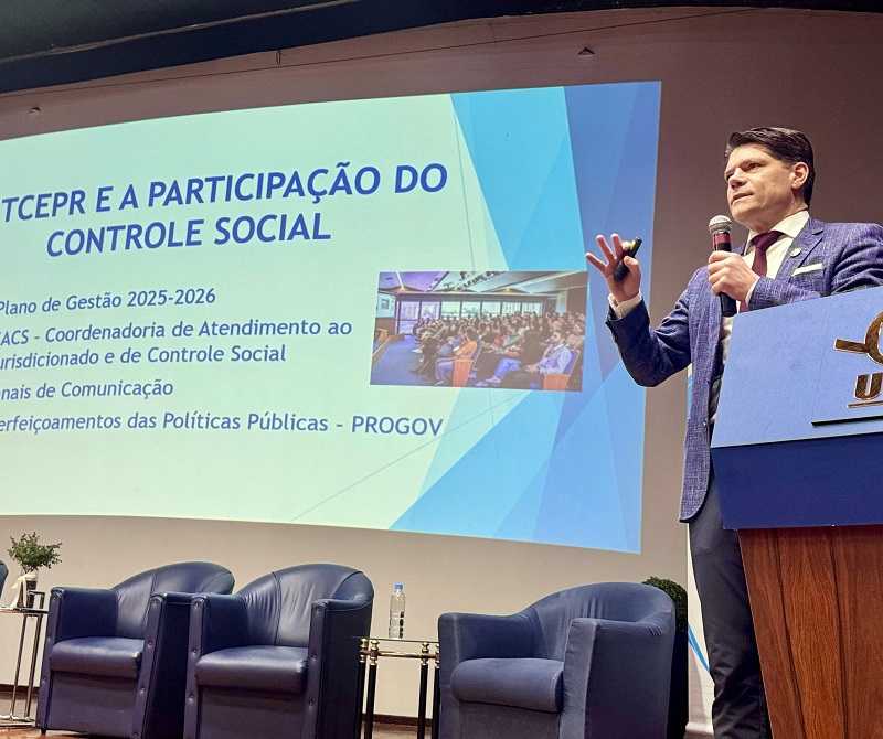 O presidente do TCE-PR, conselheiro Ivens Linhares, na abertura do Fórum de Controle Social realizado em Foz do Iguaçu nesta quinta-feira (2 de outubro).
Foto: Marcelo Lancia/TCE-PR