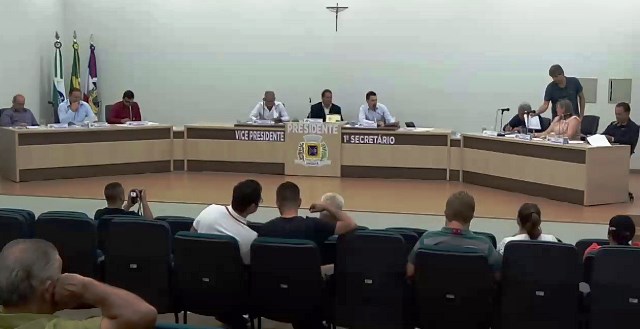 Sessão da Câmara Municipal de Ubiratã em 2017. Foto: Divulgação