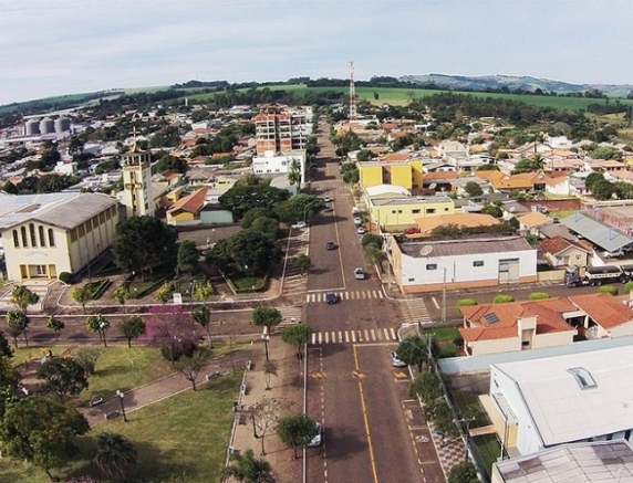Vista área da sede urbana de Faxinal, município da Região Central do Paraná. Foto: Divulgação