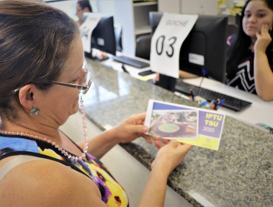 Pagamento do Imposto Predial e Territorial Urbano (IPTU)no município de Arapongas, na Região Norte do Paraná. Foto: Prefeitura de Arapongas/Divulgação