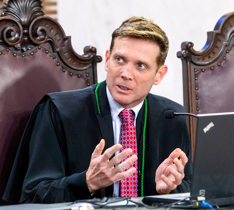 O conselheiro Fabio Camargo relata processo em sessão plenária presencial do Tribunal Pleno do TCE-PR, realizada às quartas-feiras, a partir das 14h. Foto: Mauro Beghetto Penteado/TCE-PR