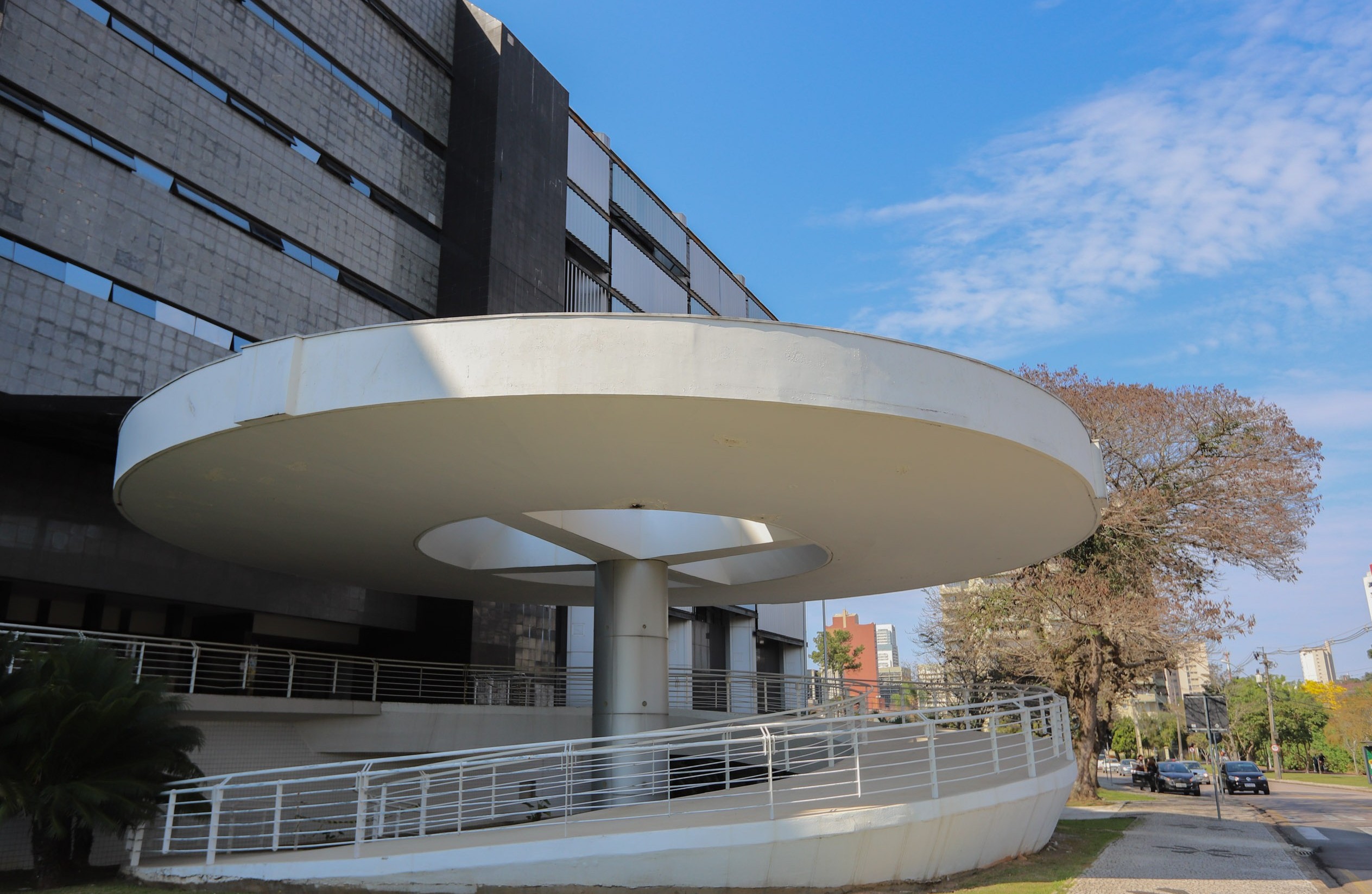 Palácio das Araucárias, no bairro Centro Cívico, em Curitiba, onde estão instaladas diversas secretariais estaduais do Governo do Paraná