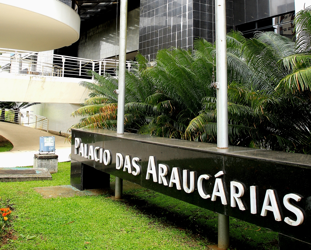 Palácio das Araucárias, que abriga diversos órgãos da administração, incluindo a Secretaria de Estado do Planejamento e Projetos Estruturantes (SEPL). Foto: Wagner Araújo/Divulgação TCE-PR