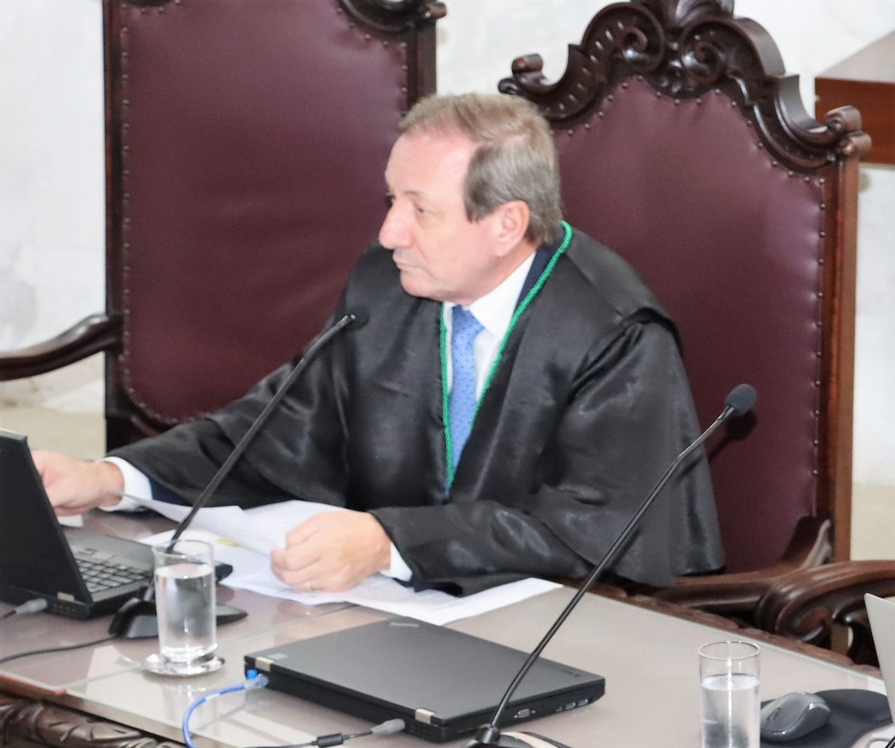 O conselheiro Augustinho Zucchi relata processo em sessão do Tribunal Pleno do TCE-PR. Foto: Fabiano Contador/TCE-PR Divulgação