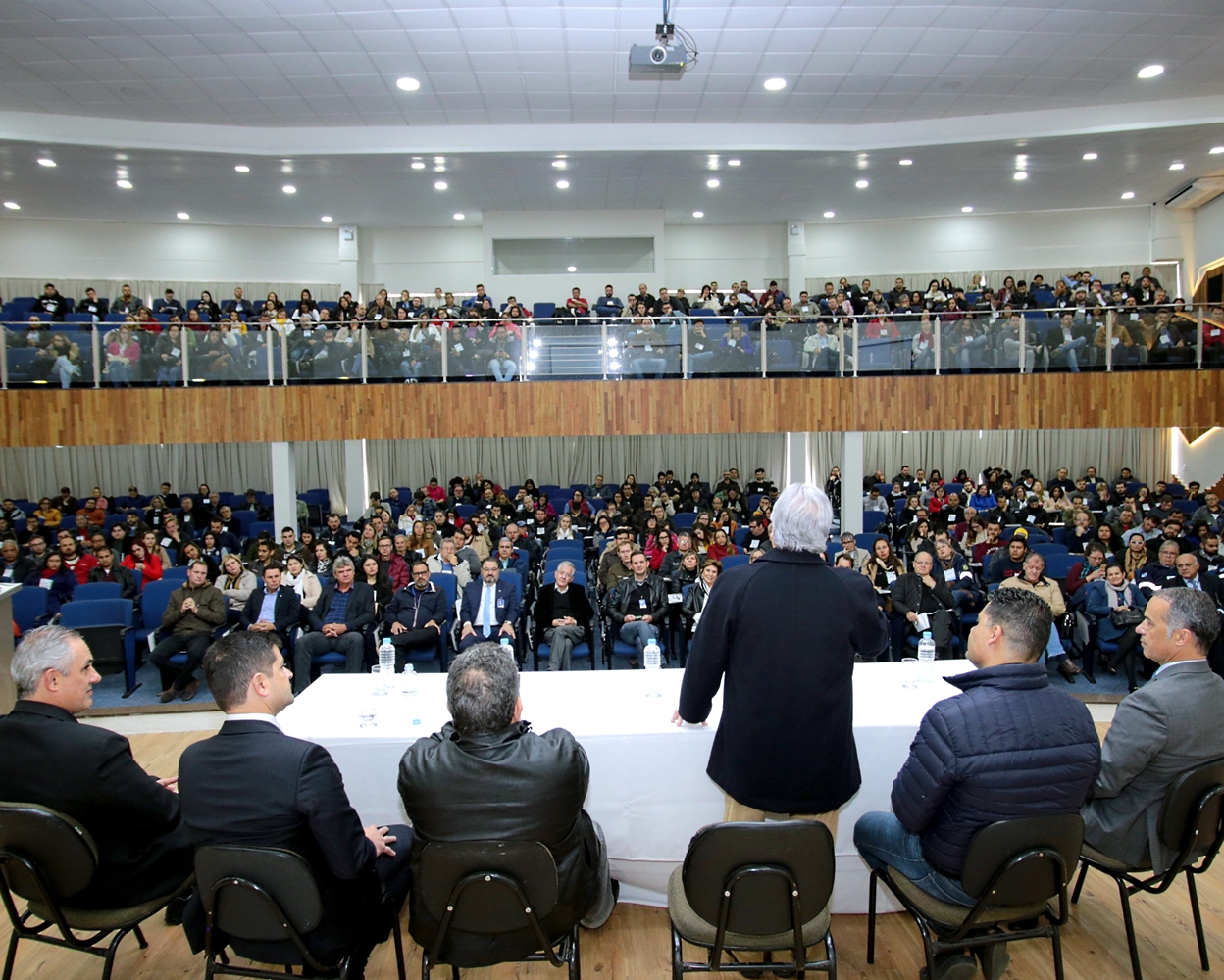 O presidente, conselheiro Nestor Baptista, faz a abertura do curso sobre Obras Públicas, realizado pela Escola de Gestão Pública do TCE-PR em 18 de julho de 2019. Foto: Wagner Araújo/Divulgação TCE-PR