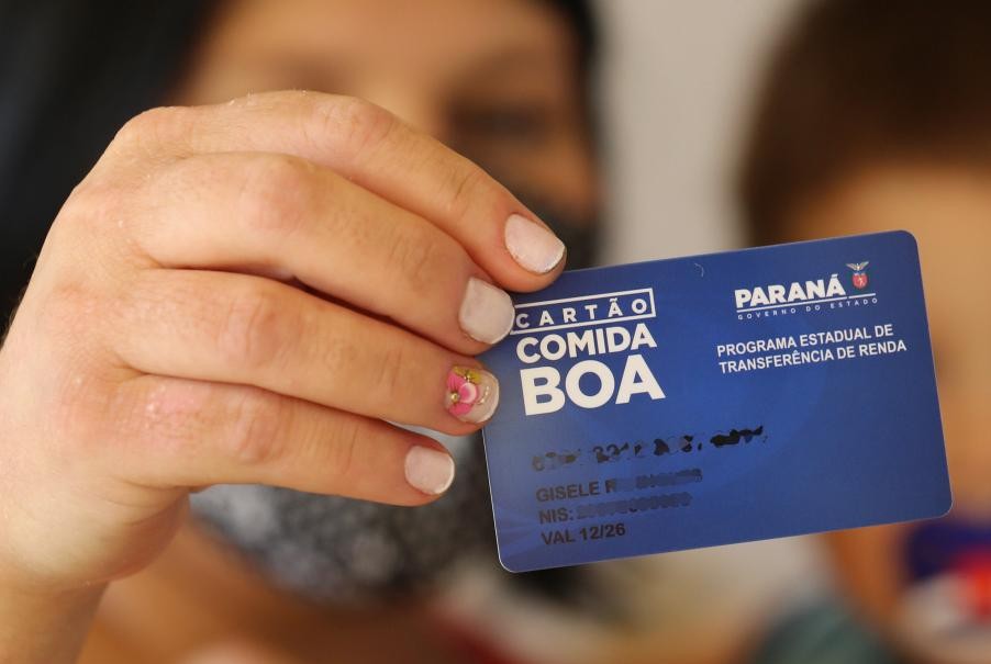 Comida Boa é o programa de transferência de renda a pessoas vulneráveis mantido pelo Governo do Paraná