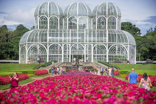 Estufa do Jardim Botânico de Curitiba, um dos pontos turísticos mais visitados da capital do Paraná. Foto: Divulgação