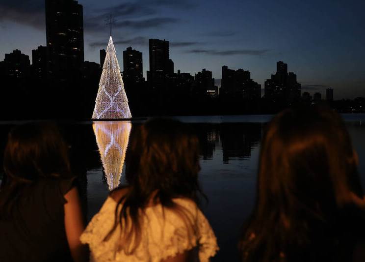 Decoração de Natal no Lago Igapó, em Londrina, em 2019. Foto: Divulgação