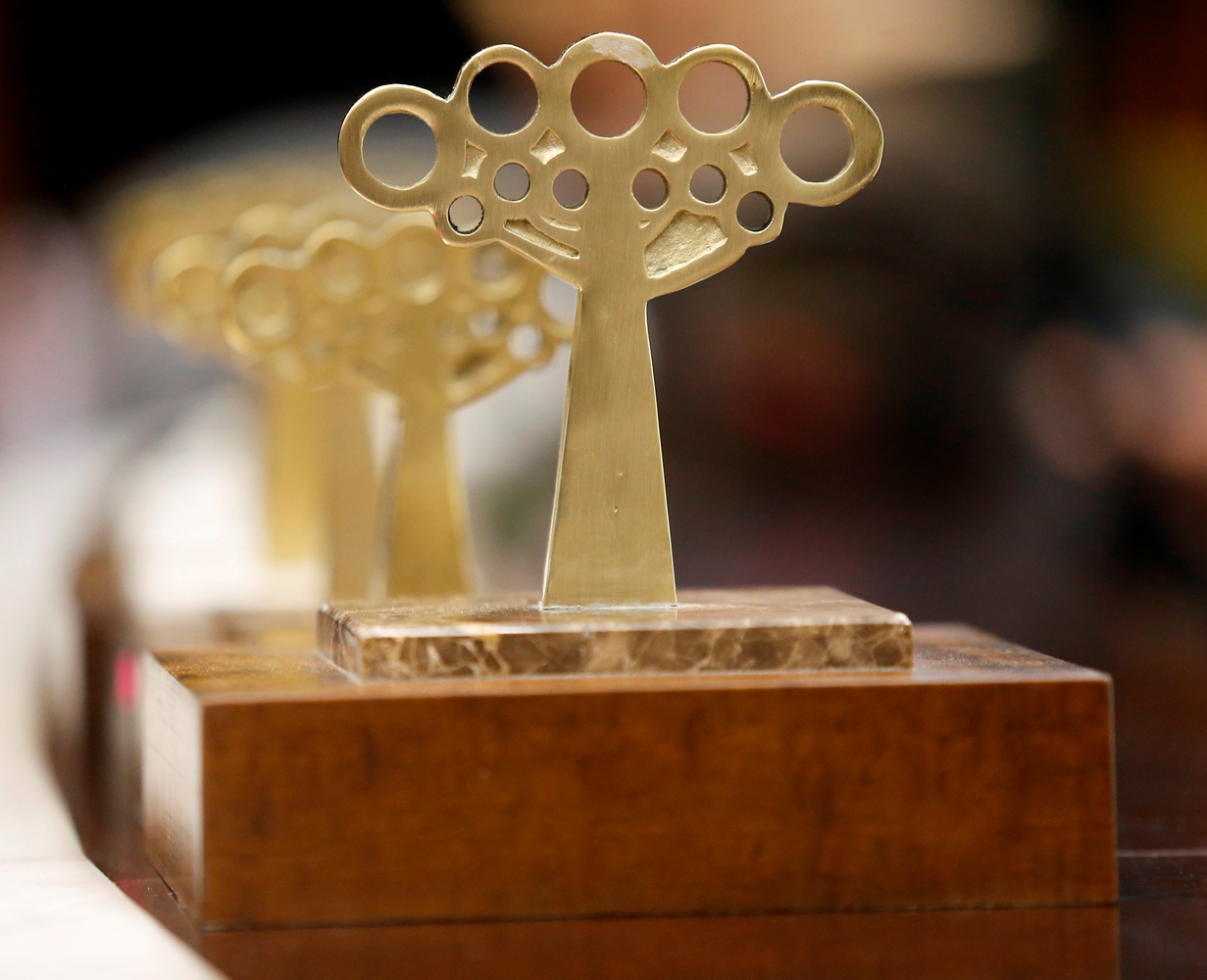 Troféus entregues aos vencedores da 7ª edição do Prêmio Gestor Público Paraná, realizada em 2019. Foto: Divulgação