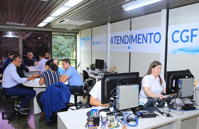 Atendimento ao jurisdicionado é feito pela Coordenadoria-Geral de Fiscalização em área própria, no primeiro andar do Edifício-Sede do TCE-PR. Foto: Wagner Araújo/Divulgação TCE-PR