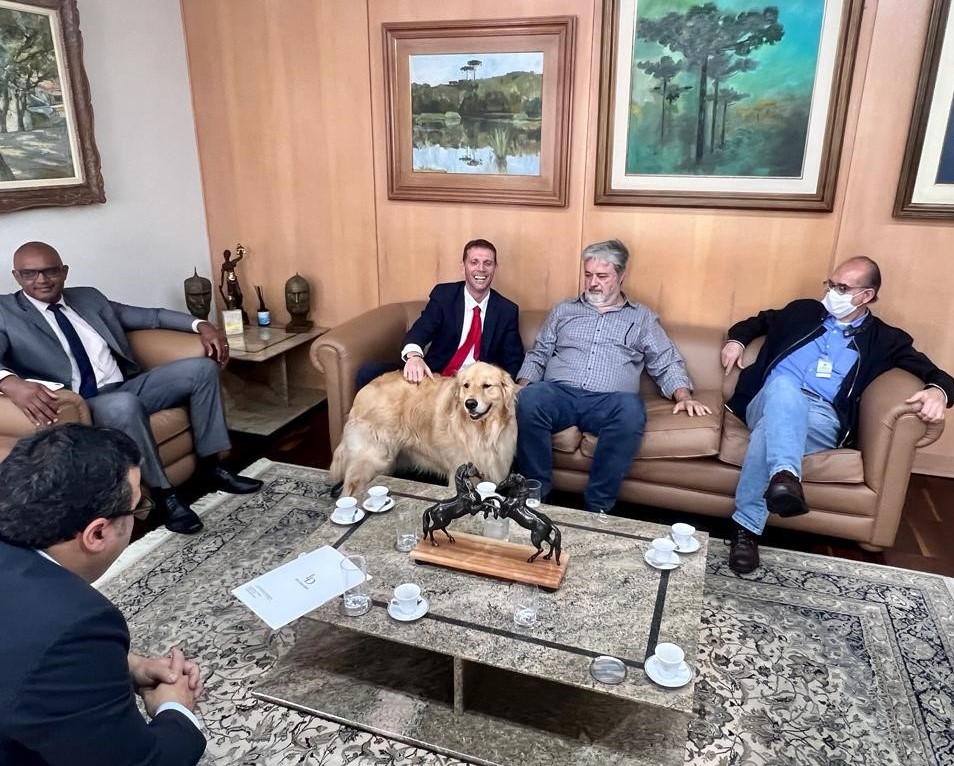 Em visita ao TCE-PR, o conselheiro Maurício Requião foi recebido pelo presidente, conselheiro Fabio Camargo, e diretores da Corte. Foto: Marcelo Lancia/Divulgação TCE-PR