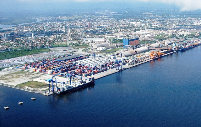 Vista aérea do Porto de Paranaguá, no litoral paranaense