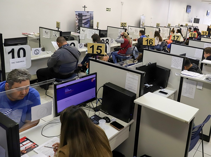 Estado promove mutirão de emprego com 1.784 vagas para operador de telemarketing na Agencia do Trabalhador. Foto: Geraldo Bubniak/AEN