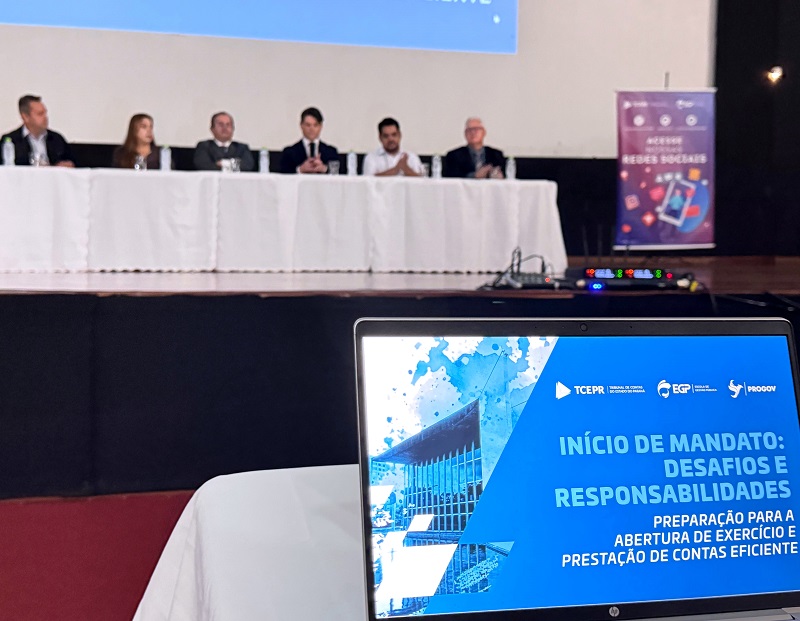 Abertura do evento de capacitação sobre o início de mandato dos prefeitos paranaenses, realizado em Santo Antônio da Platina pelo Tribunal de Contas do Estado do Paraná (TCE-PR), nos dias 7 e 8 de abril. Foto: Marcelo Lancia/TCE-PR