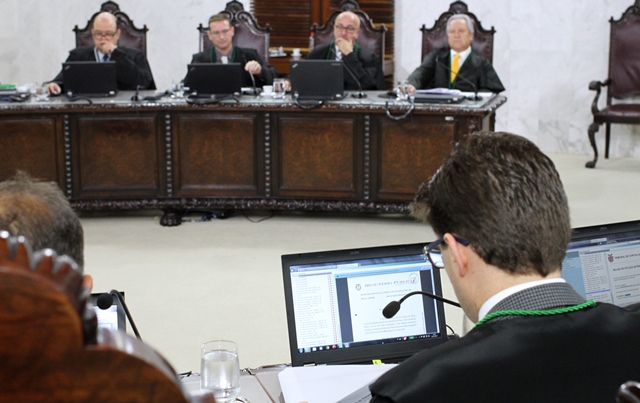 Sessão do Pleno do TCE-PR, realizada às quintas-feiras, a partir das 14 horas. Foto: Wagner Araújo/Divulgação TCE-PR