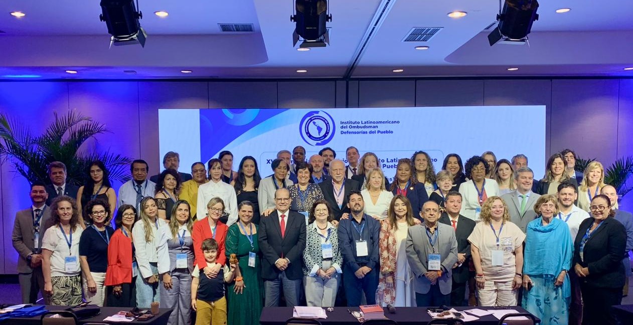 Participantes de evento do Instituto Latino-Americano de Ombudsman - Defensorias do Povo (ILO), realizado em Foz do Iguaçu. Foto: Divulgação