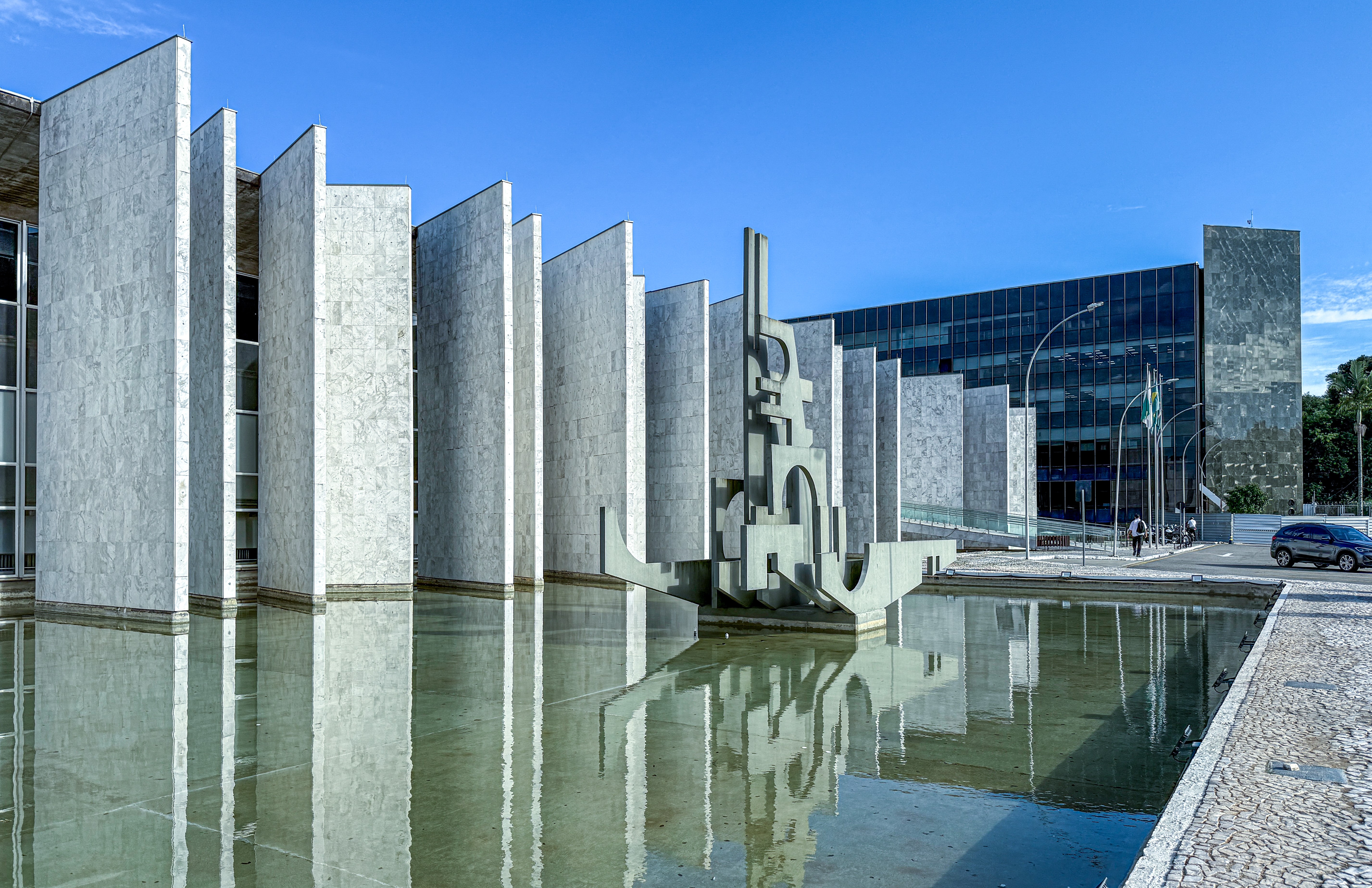 Fachada do Edifício-Sede do TCE-PR