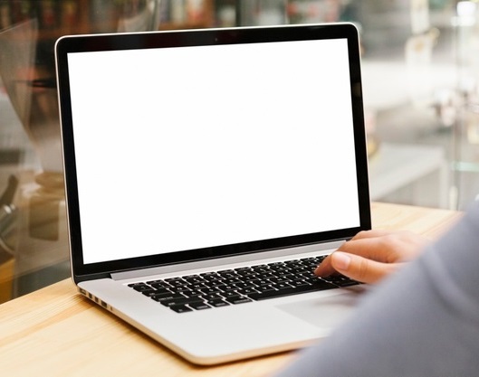 Notebook: computadores portáteis podem auxiliar trabalho remoto de servidores públicos durante situações como a pandemia do novo coronavírus (Covid-19). Imagem: Divulgação