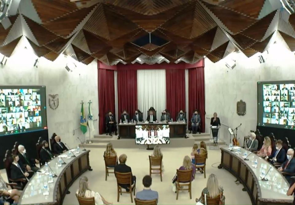 Solenidade de posse dos dirigentes do TCE-PR no biênio 2021-2022, realizada nesta quarta-feira (27 de janeiro).