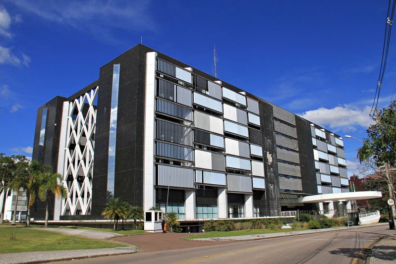 Palácio das Araucárias, no Centro Cívico, abriga várias secretarias, entre elas a Seap - Secretaria de Estado da Administração e da Previdência Foto: Divulgação