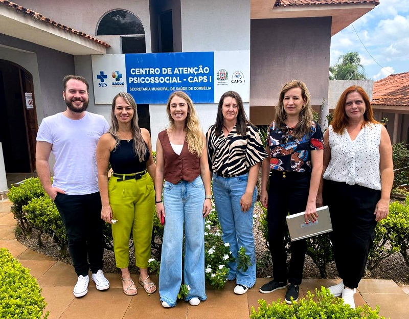 A equipe do TCE-PR com gestores da área de Saúde Mental do Município de Corbélia (Oeste), durante auditora integrante do PAF Saúde 2024-2025. Foto: TCE-PR/Divulgação