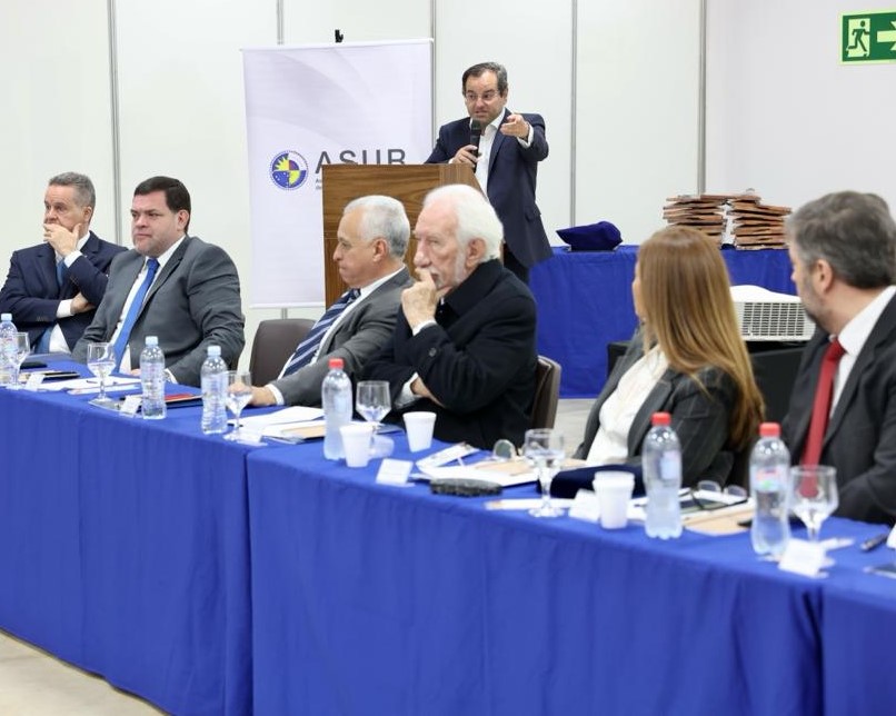 Representando o presidente, conselheiro Fabio Camargo, o vice-presidente do TCE-PR, conselheiro Ivan Bonilha, participa da abertura do 3º Encontro da Associação de Entidades Oficiais de Controle Público do Mercosul (Asur), em Foz do Iguaçu. Foto: TCE-PR/Divulgação