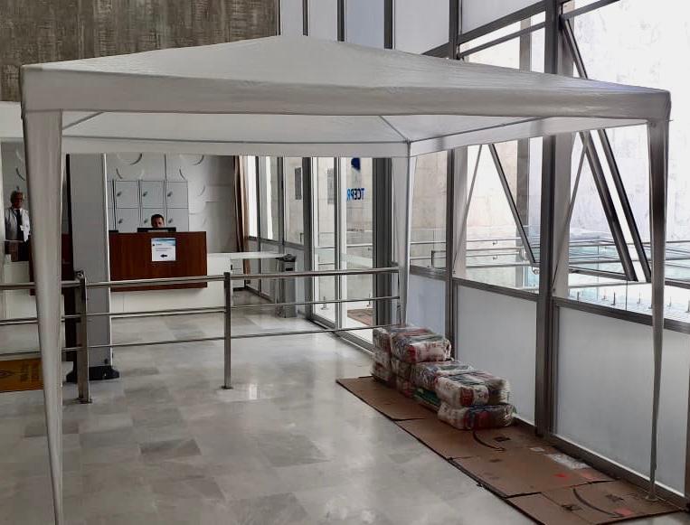 Tenda de coleta de doações de alimentos e artigos de higiene e limpeza, instalada na sede do TCE-PR, em Curitiba. Foto: Divulgação TCE-PR