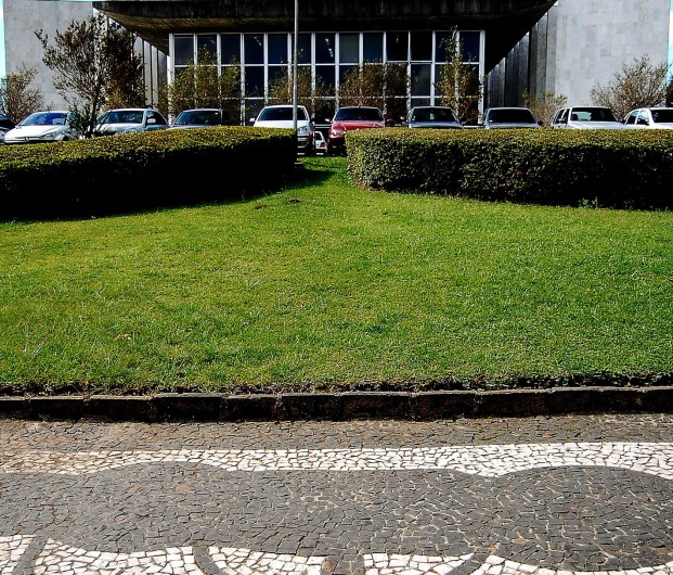 Vista do Edifício-Sede do TCE-PR, no bairro Centro Cívico, em Curitiba. Foto: Wagner Araújo/Divulgação TCE-PR