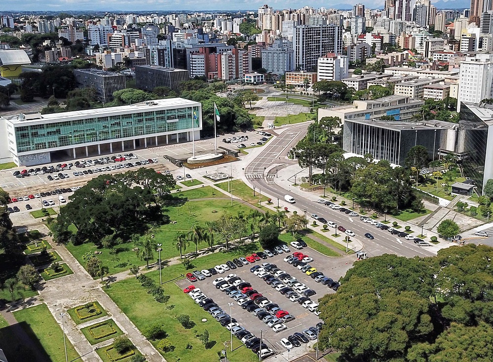 Vista do Centro Cívico, em Curitiba, com destaque para o Palácio Iguaçu e a Assembleia Legislativa do Paraná Foto: José Fernando Ogura/Agência Estadual de Notícias - Divulgação