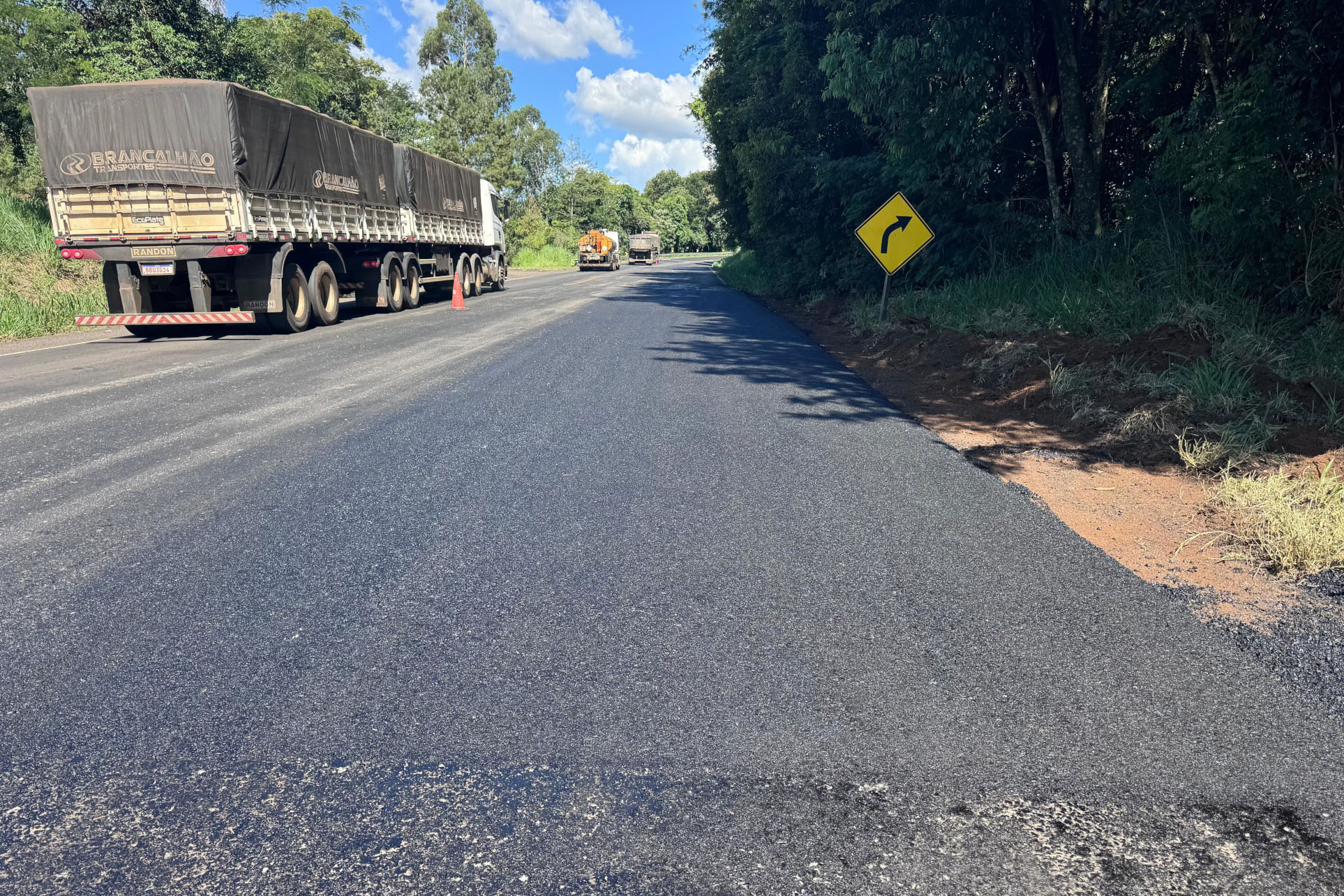 Obras na rodovia PR-460, entre Pitanga e Nova Tebas (região Central), realizada pelo DER-PR