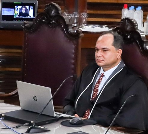 O conselheiro-substituto Livio Sotero Costa em sessão presencial do Tribunal Pleno do TCE-PR. Foto: Fabiano Contador/Divulgação TCE-PR