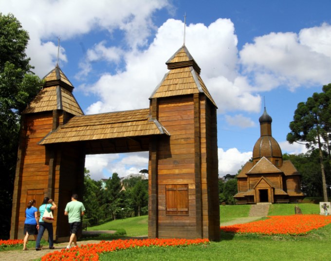Memorial Ucraniano de Curitiba, localizado no Parque Tingui. Foto: Prefeitura de Curitiba/Divulgação