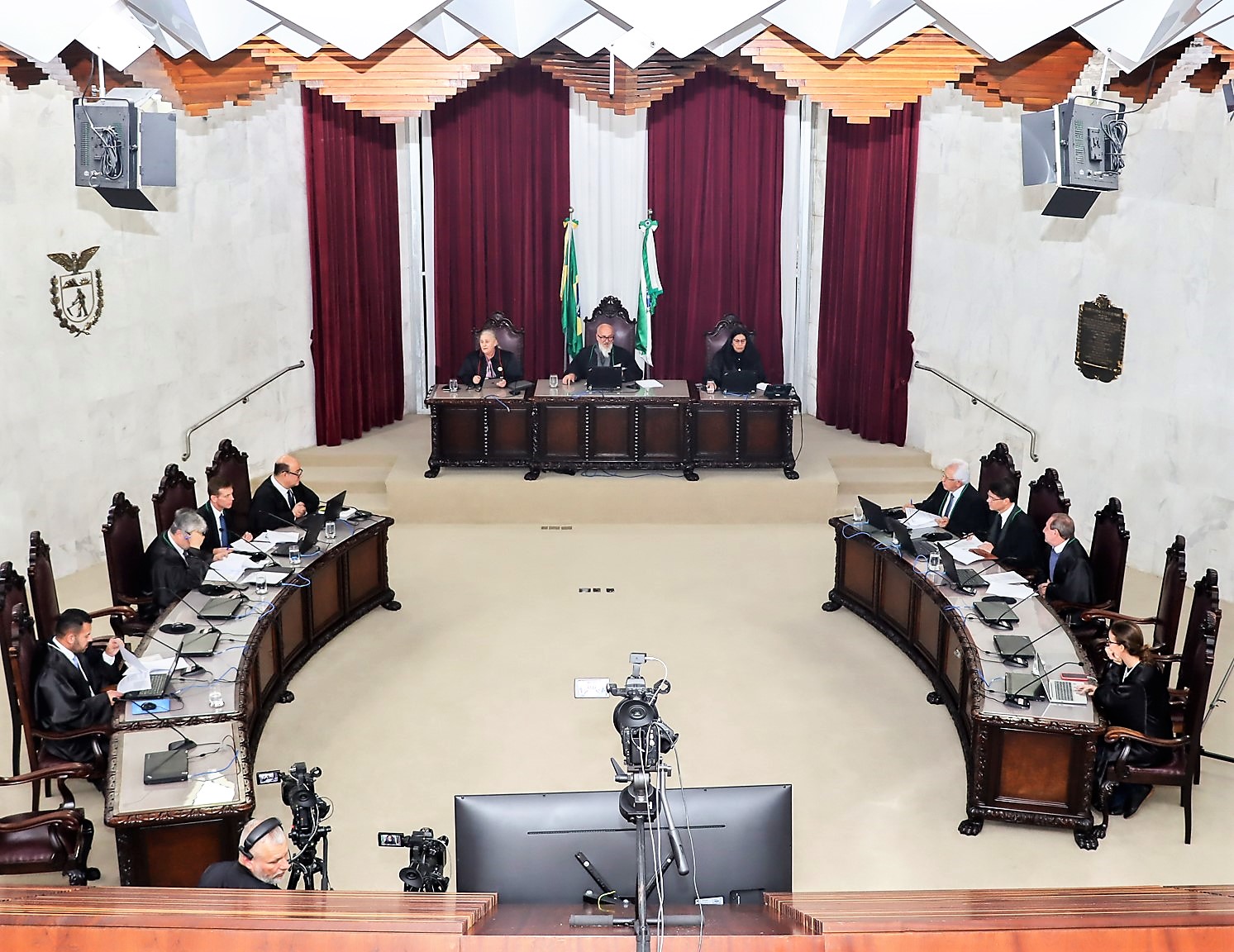 Sessão do Tribunal Pleno do TCE-PR em 16 de agosto de 2023, comandada pelo presidente, conselheiro Fernando Guimarães. Foto: Fabiano Contador/Divulgação TCE-PR